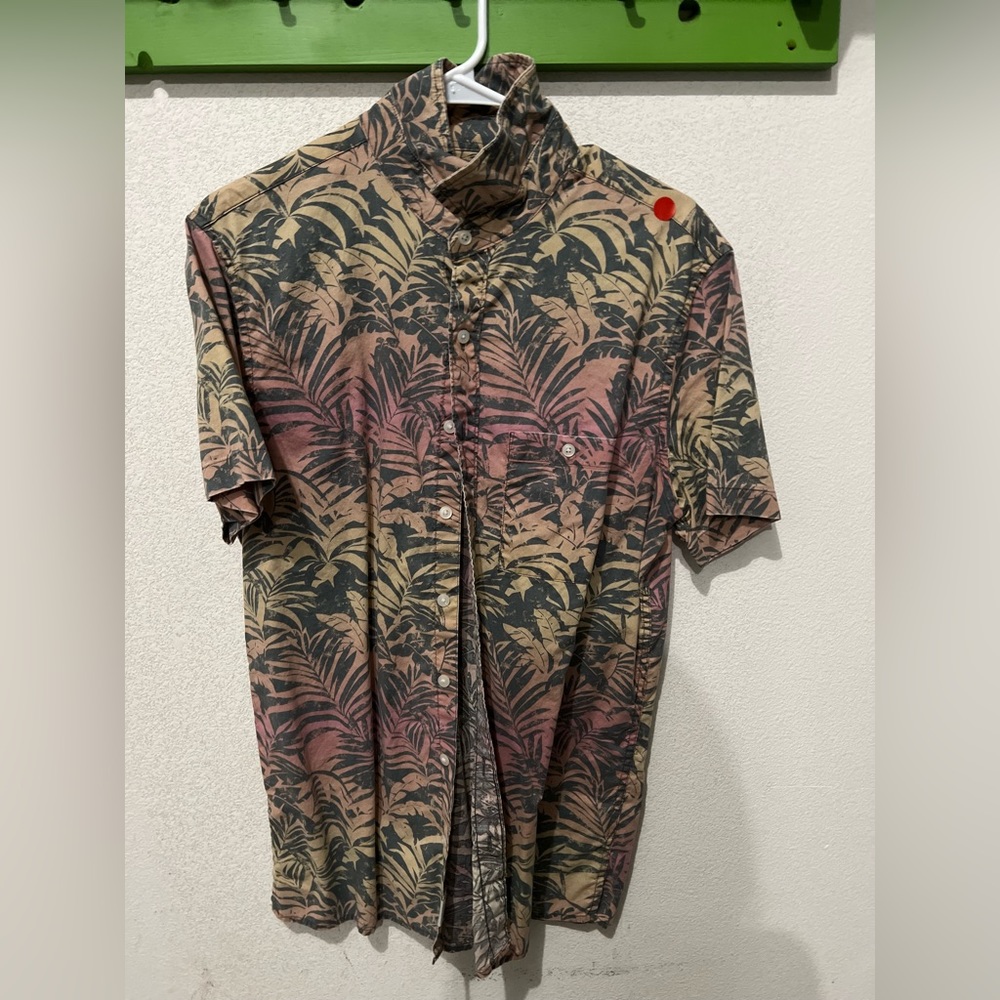 Men’s American eagle button down Hawaiian shirt medium tall